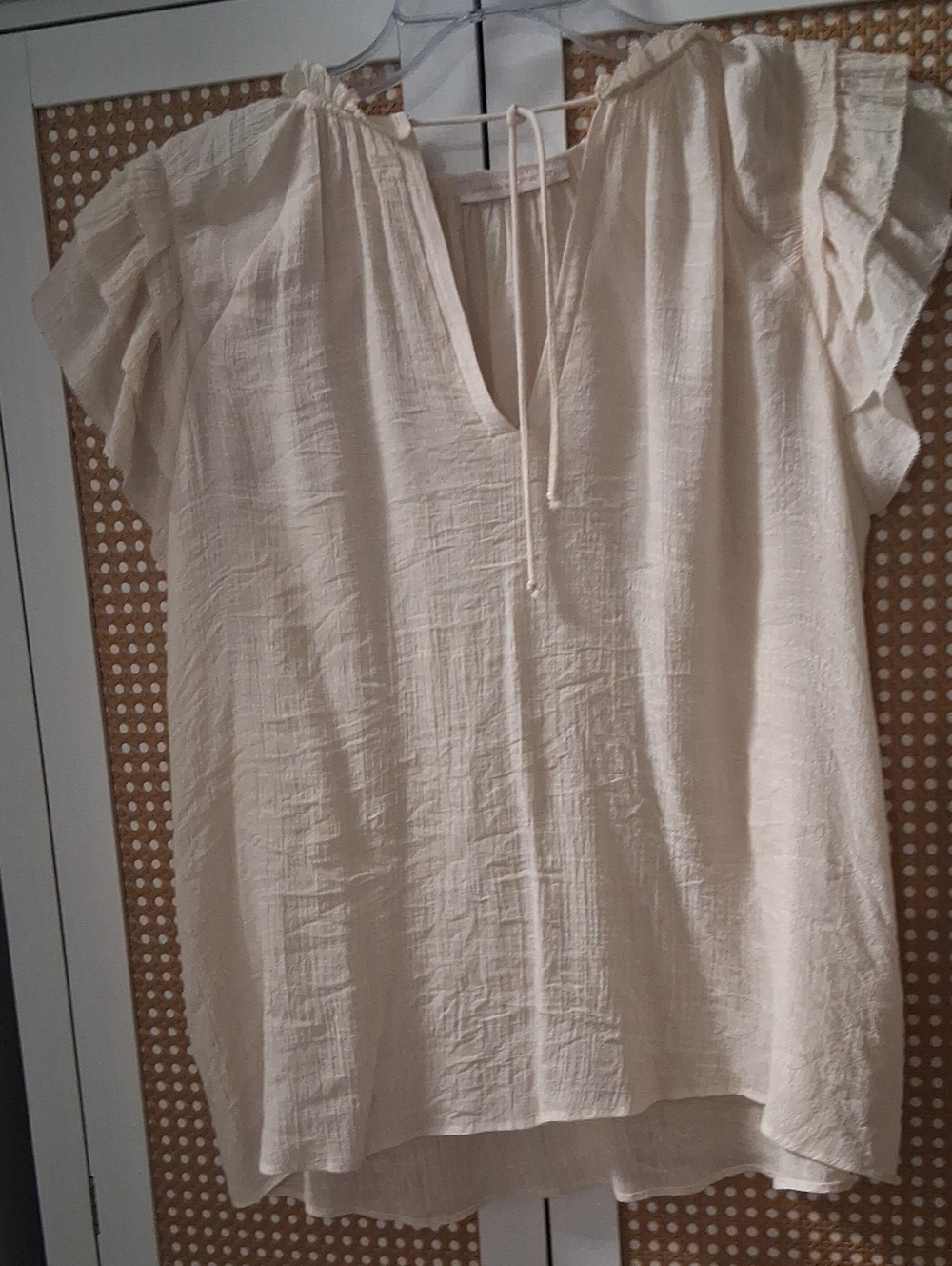 Women’s Cream Ruffle Sleeve V-Neck Peasant Blouse
